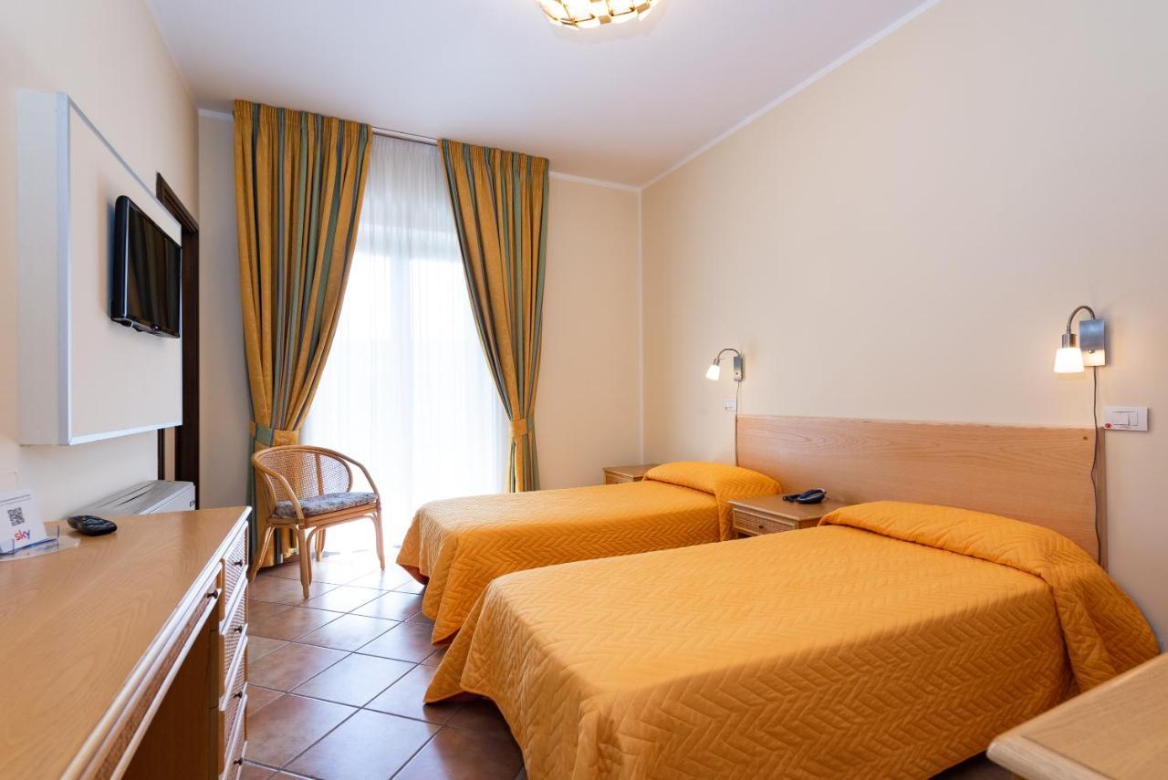 Hotel Il Ceppo Agropoli Exteriör bild